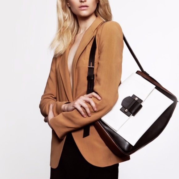 Joanna Maxham Medium Cadence Blocked Flap Shoulder - Picture 2 of 12